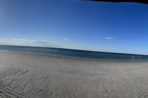 Enjoy Beautiful Eastham in a Lovely Cottage !!